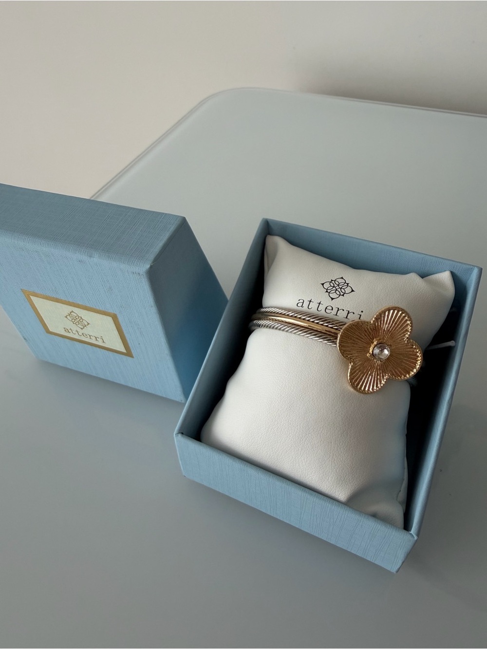 Atterri clover flower Cable cuff Bracelet in Gold and Silver